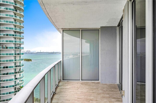 Building Photo - 488 NE 18th St