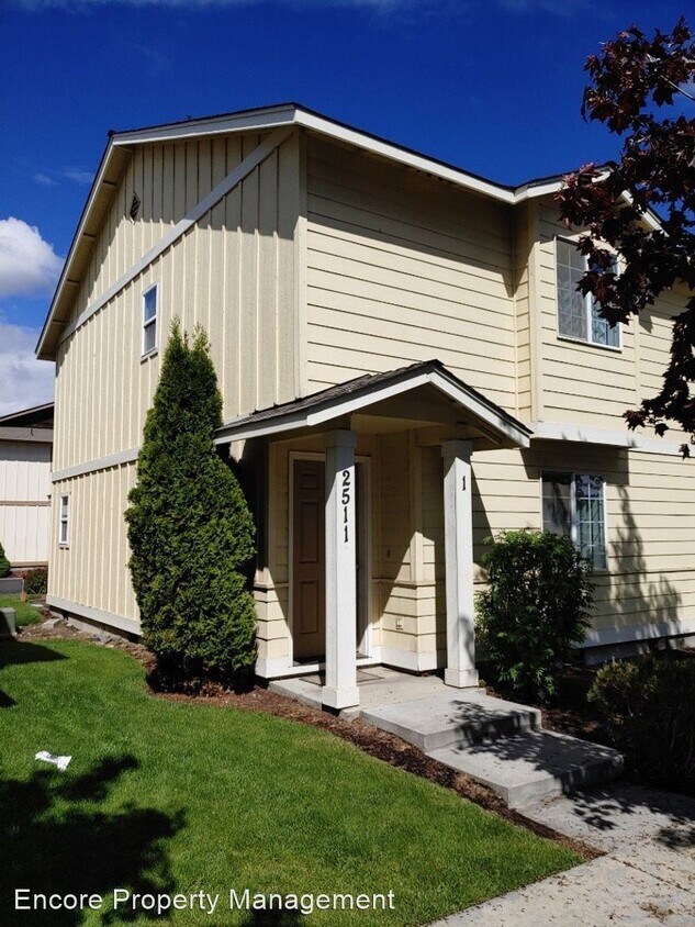 Primary Photo - 2511-4 NW Cedar Ave