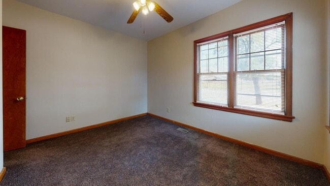 Building Photo - 2 Bedroom, 1 Bathroom House w/Unfinished B...