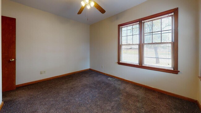 Foto del edificio - 2 Bedroom, 1 Bathroom House w/Unfinished B...