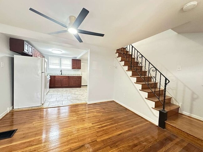 Building Photo - 5731 Reedland St