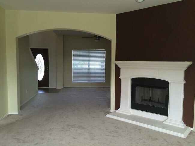 Building Photo - 3604 Sandy Brook Dr