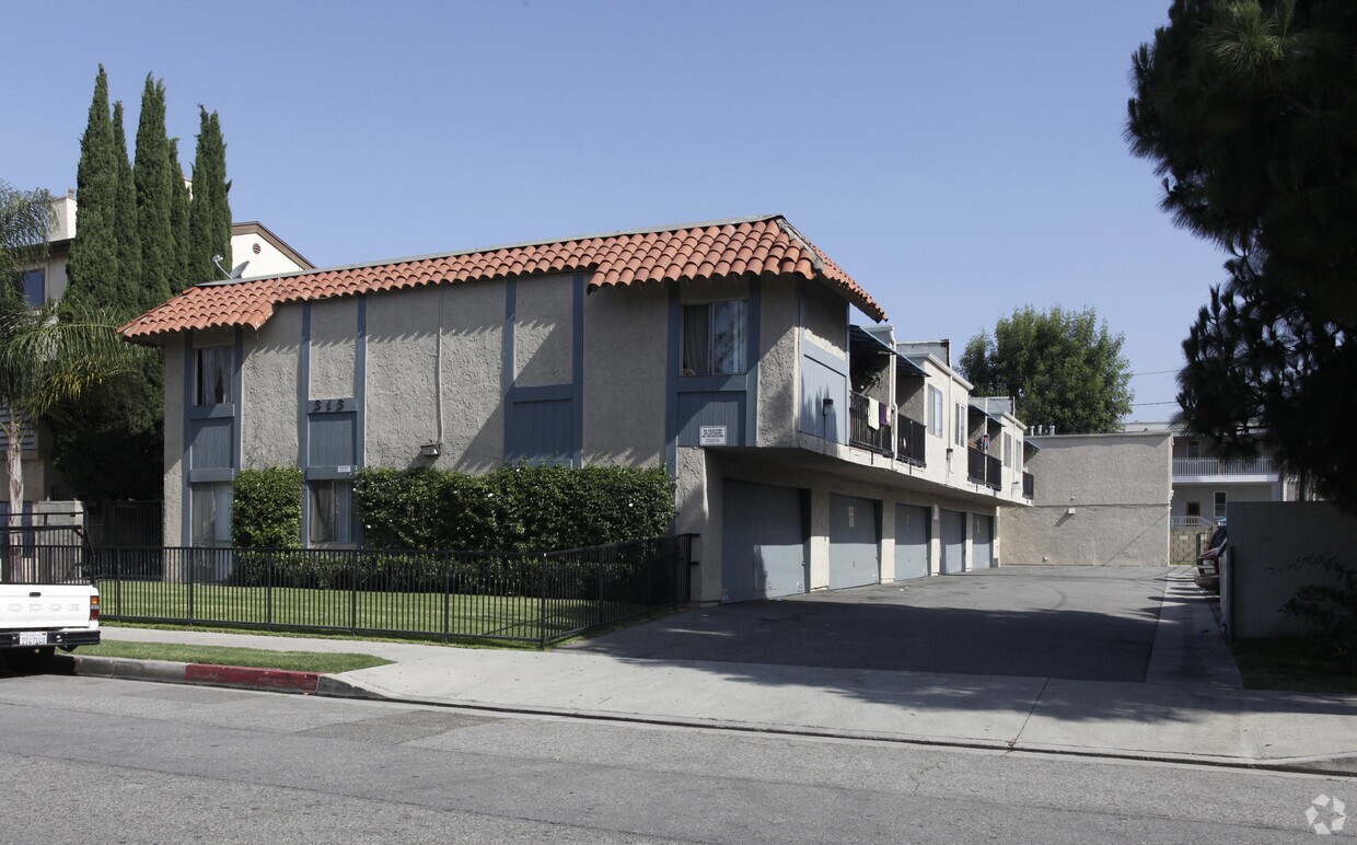 Foto principal - 313 W Elm St