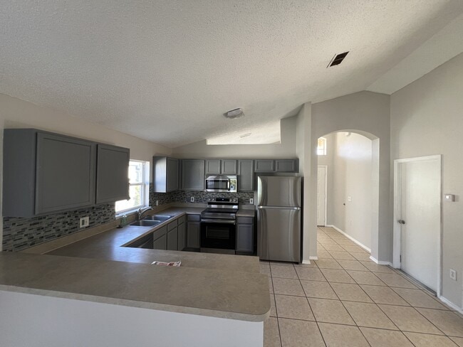 Building Photo - 13226 Glenbarrow Ct