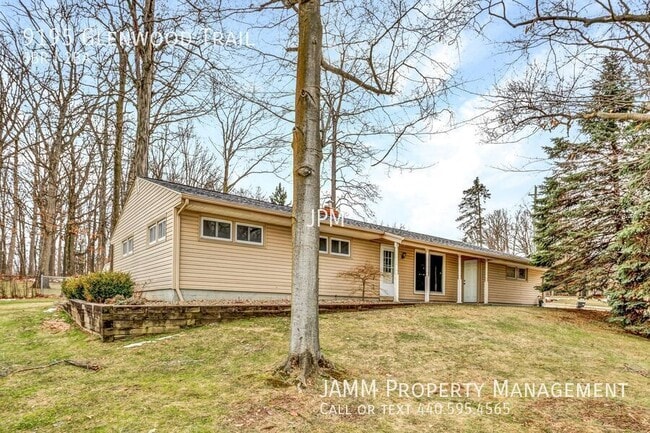 Foto del edificio - Gorgeous Single Family Home in Brecksville!