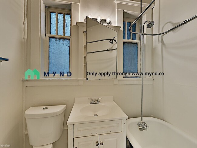 Building Photo - 240 Grand Ave