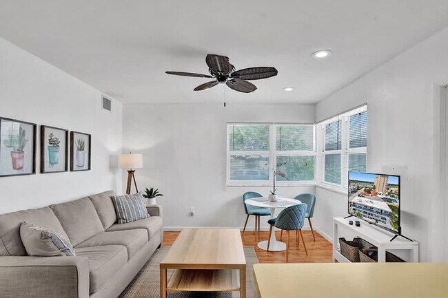 Foto del edificio - 851 N Surf Rd