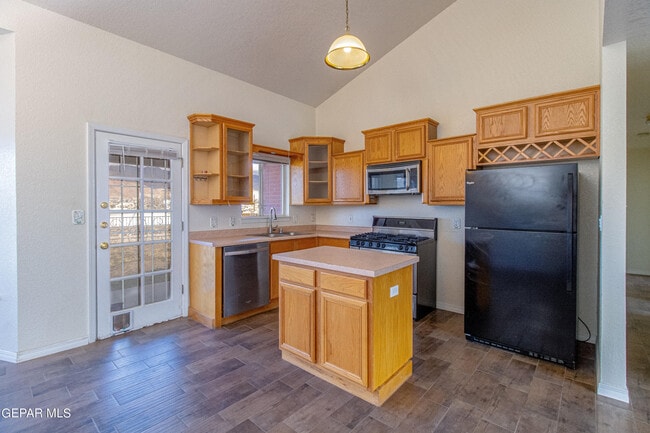 Building Photo - 4624 King Arthur Ct