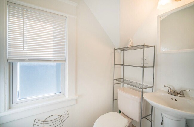 Foto del edificio - 1451 S 73rd St