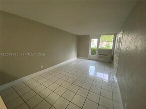 Building Photo - 2771 Riverside Dr