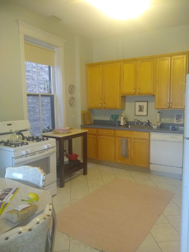Foto del edificio - 2513 N Sawyer Ave