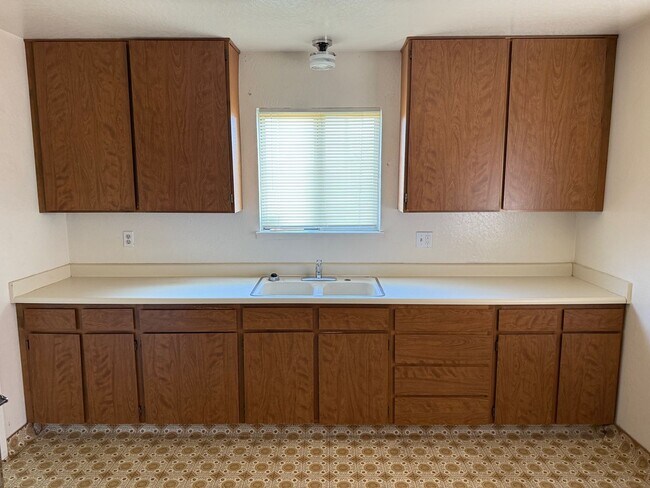 Foto del edificio - 4833 E Main St