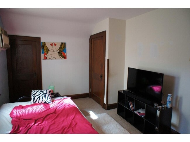 2nd floor bonus room - 3005 Tyler St NE