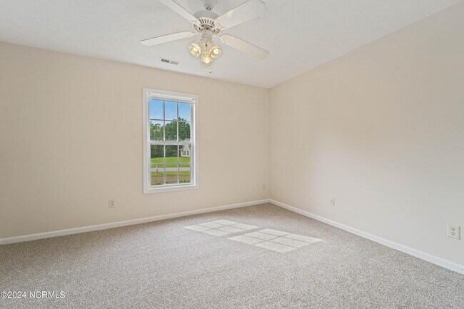 Building Photo - 102 Mendover Dr
