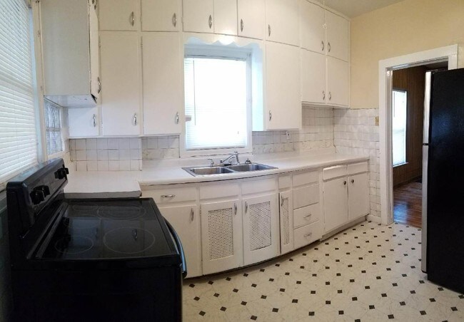 Foto del edificio - 817 W 1st St