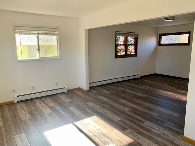 Building Photo - 528 Stover St