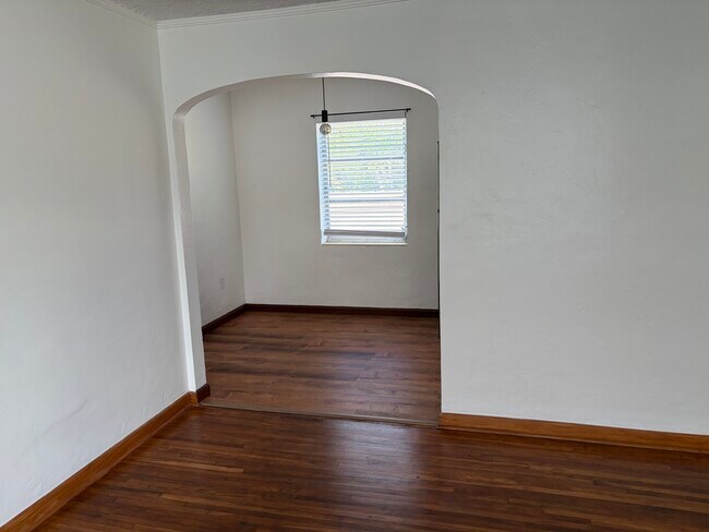 Building Photo - 16 Santillane Ave