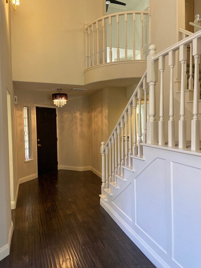 Foto del edificio - American River Canyon Folsom - 3 Bdrm, 3 Bath in gated community