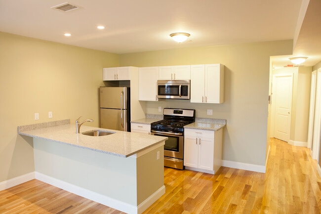 Building Photo - 26 Darling St