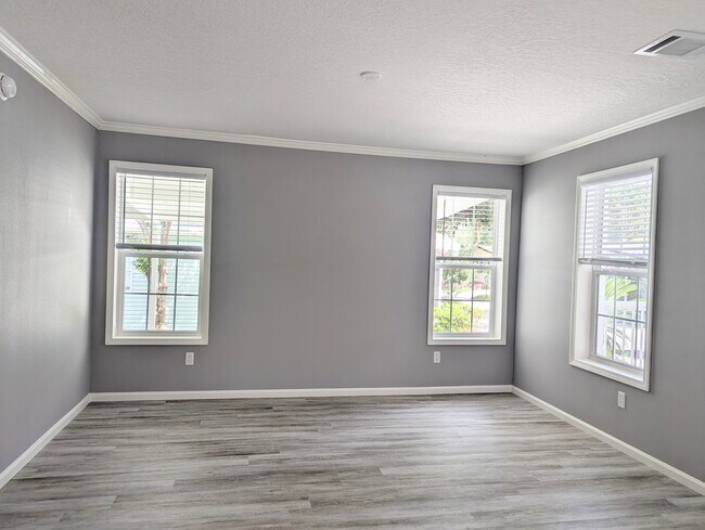 Building Photo - 602 Choo Choo Ln