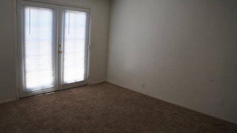 Building Photo - 420 W Spruell Ave