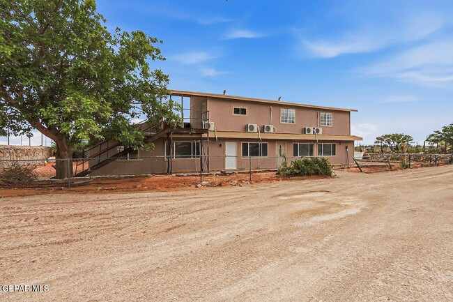 Building Photo - 15088 Rancho Del Sur Dr
