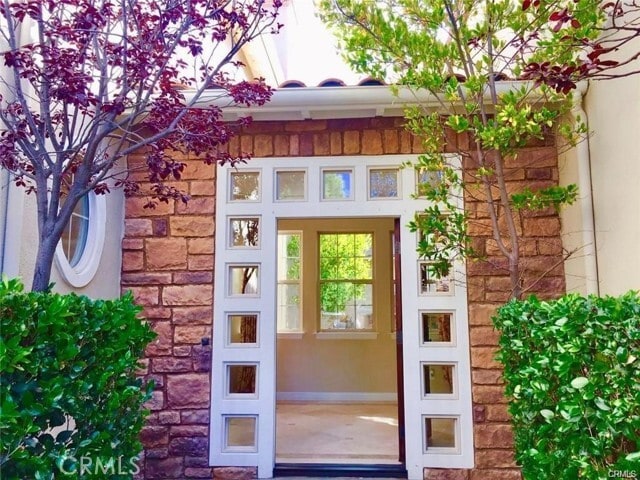 Building Photo - 38 Lemans