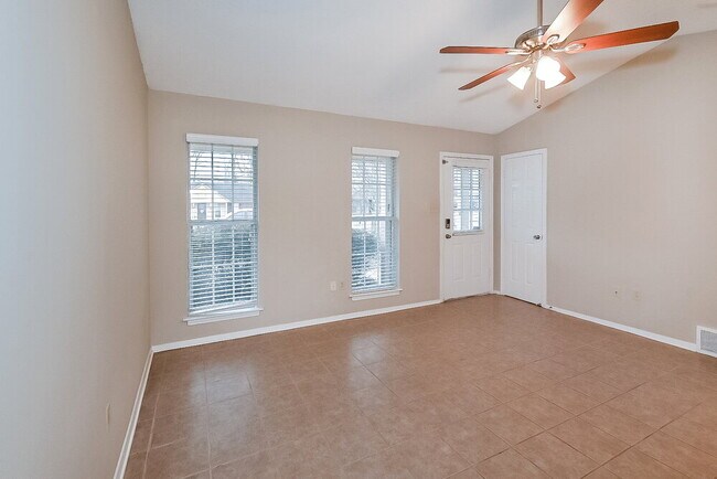 Building Photo - 4210 Brighton Dr