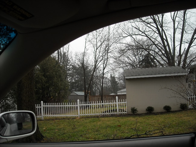 Building Photo - 2327 Shrewsbury Rd