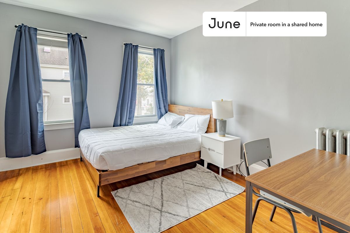 Private bedroom in 3 bed/1.5 bath Home - Private bedroom in 3 bed/1.5 bath Home