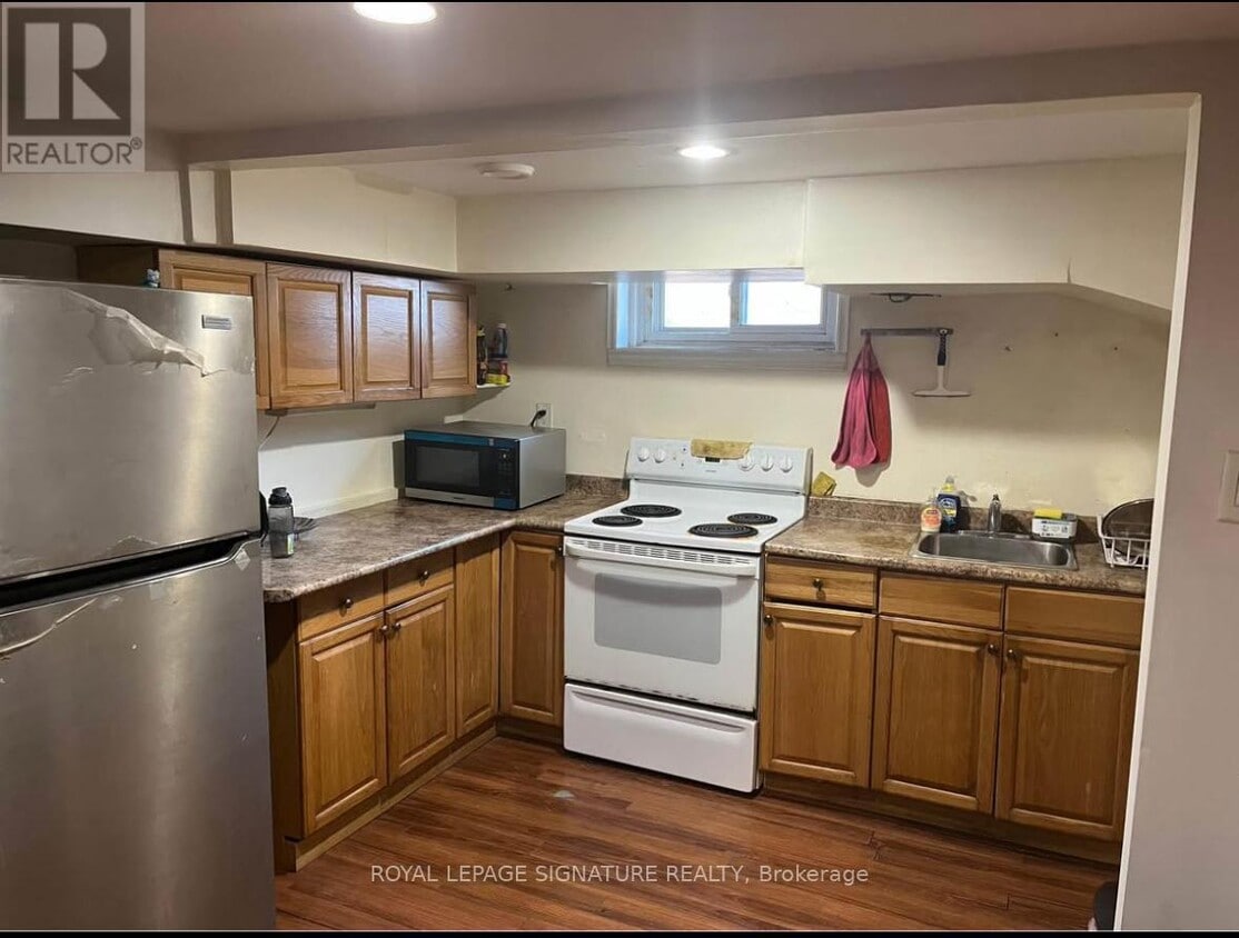 Building Photo - 50 Taunton Rd W