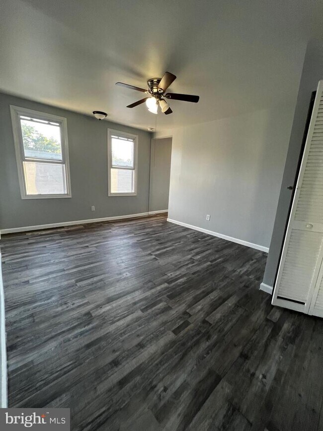 Foto del edificio - 3435 S Hanover St