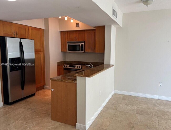 Foto del edificio - 1745 E Hallandale Beach Blvd