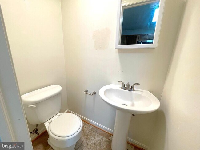 Foto del edificio - 22097 Spring Valley Dr