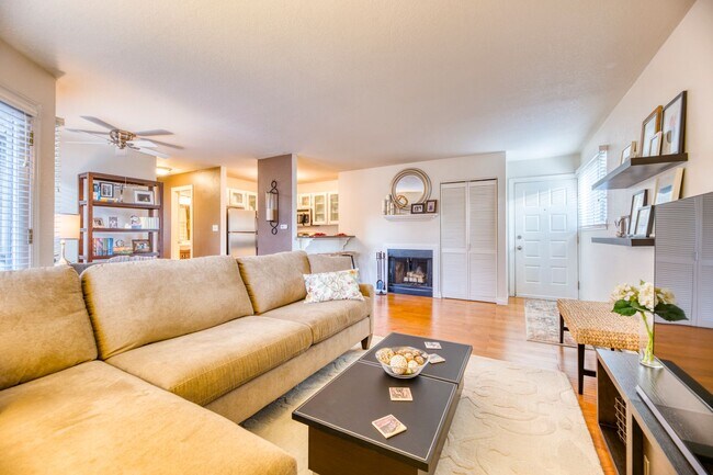 Building Photo - Updated 2B/2B Condo Available Now!! $300 m...