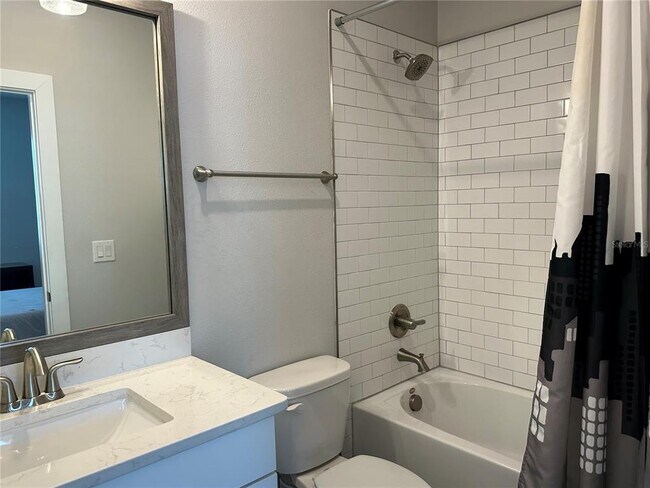 Foto del edificio - 2328 Lindstrom St