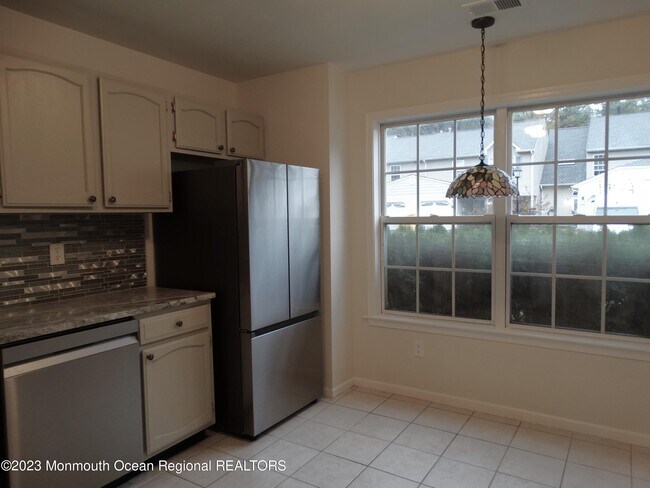 Foto del edificio - 588 Woodbine Ln