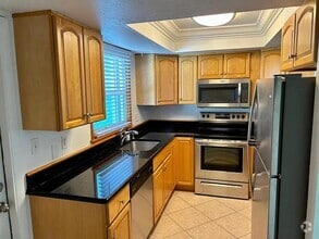 Building Photo - 802 Shorewinds Dr