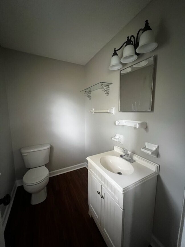 Foto del edificio - Check this out !!! Renovated Home