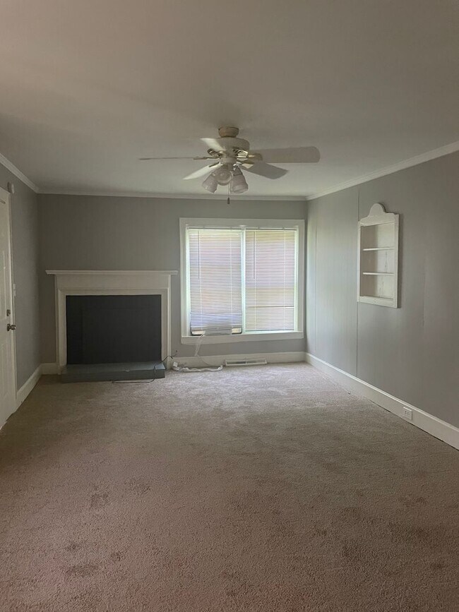 Foto del edificio - 2 Bedroom House ready for you to call HOME  