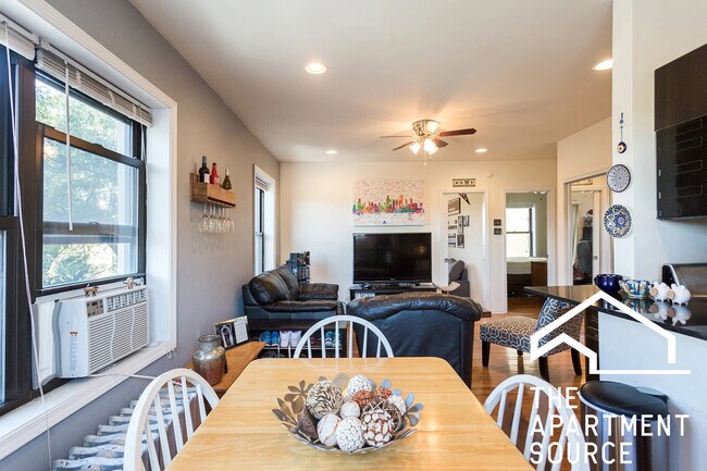 Foto del edificio - 4556 N Wolcott Ave