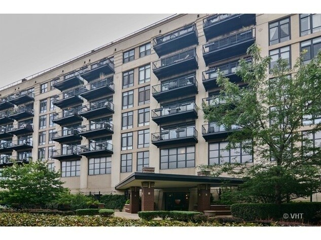 Building Photo - 1525 S Sangamon St