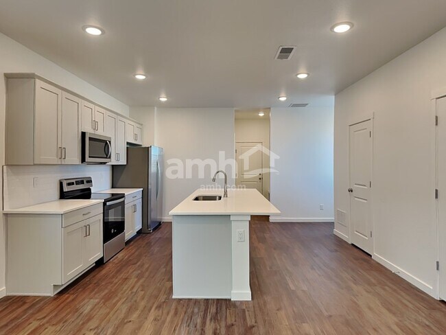 Foto del edificio - 23706 E 2nd Pl