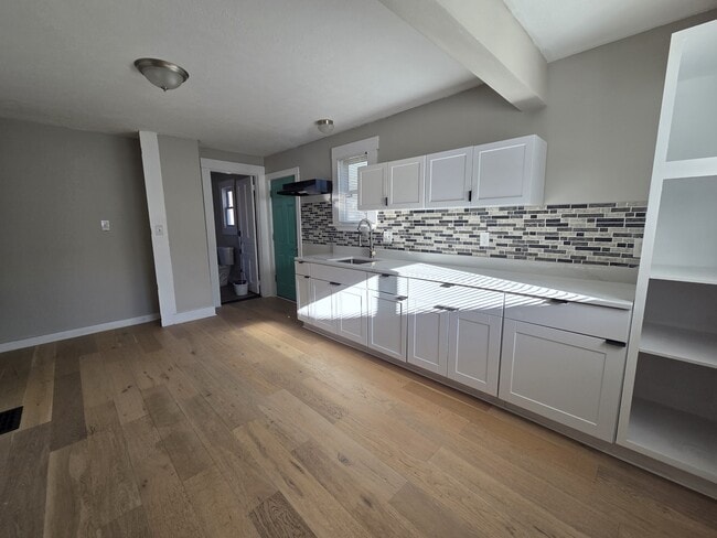 Building Photo - 423 Clover St