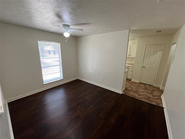 Foto del edificio - 716 N Pleasant Woods Dr