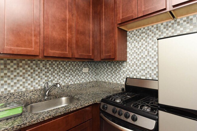 Foto del edificio - 556 W Arlington Pl