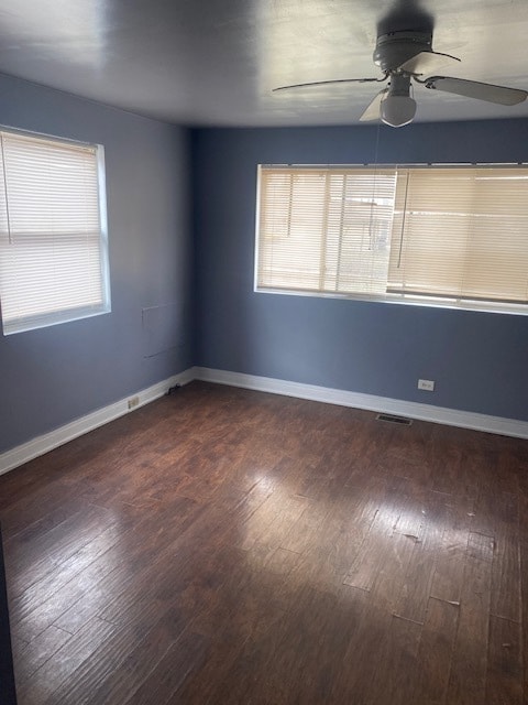 Foto del edificio - 9842 S Yates Blvd