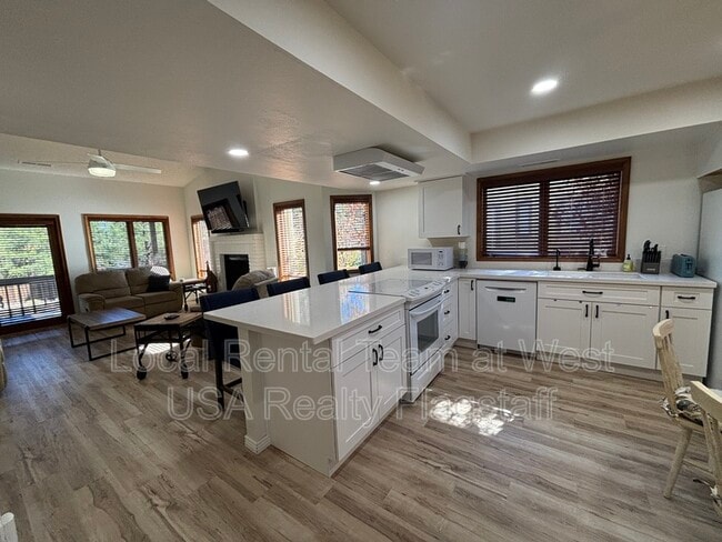 Foto del edificio - 2340 N Plateau Dr