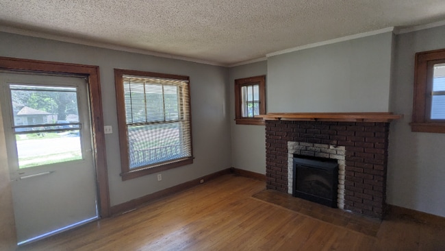 Building Photo - 524 S Hardy Ave