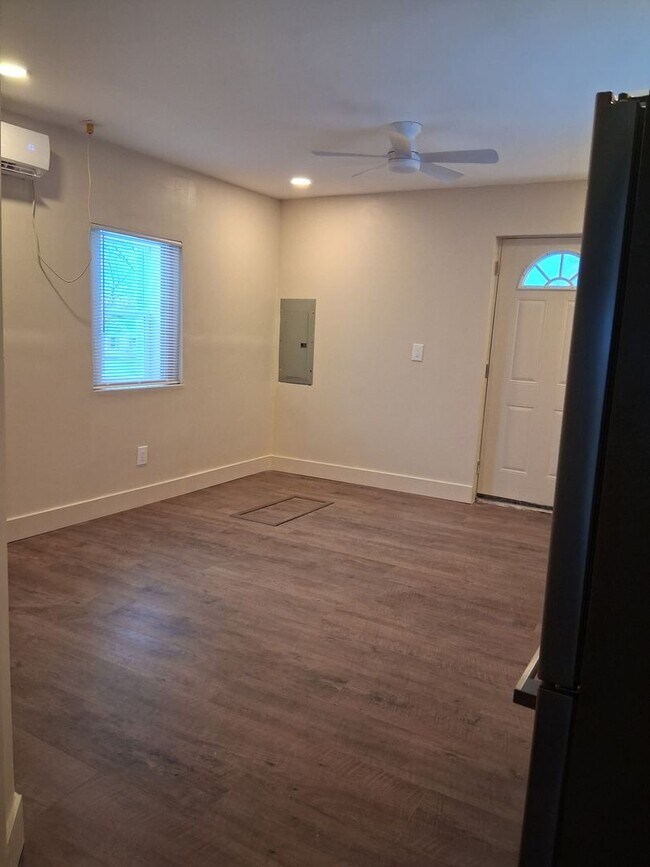 Foto del edificio - Quaint Newly-renovated Bungalow